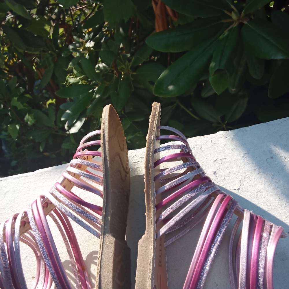 Seychelles Pink and Silver Strappy Sandals NIB Girls Sz 7 KR24563 - Picture 4 of 8